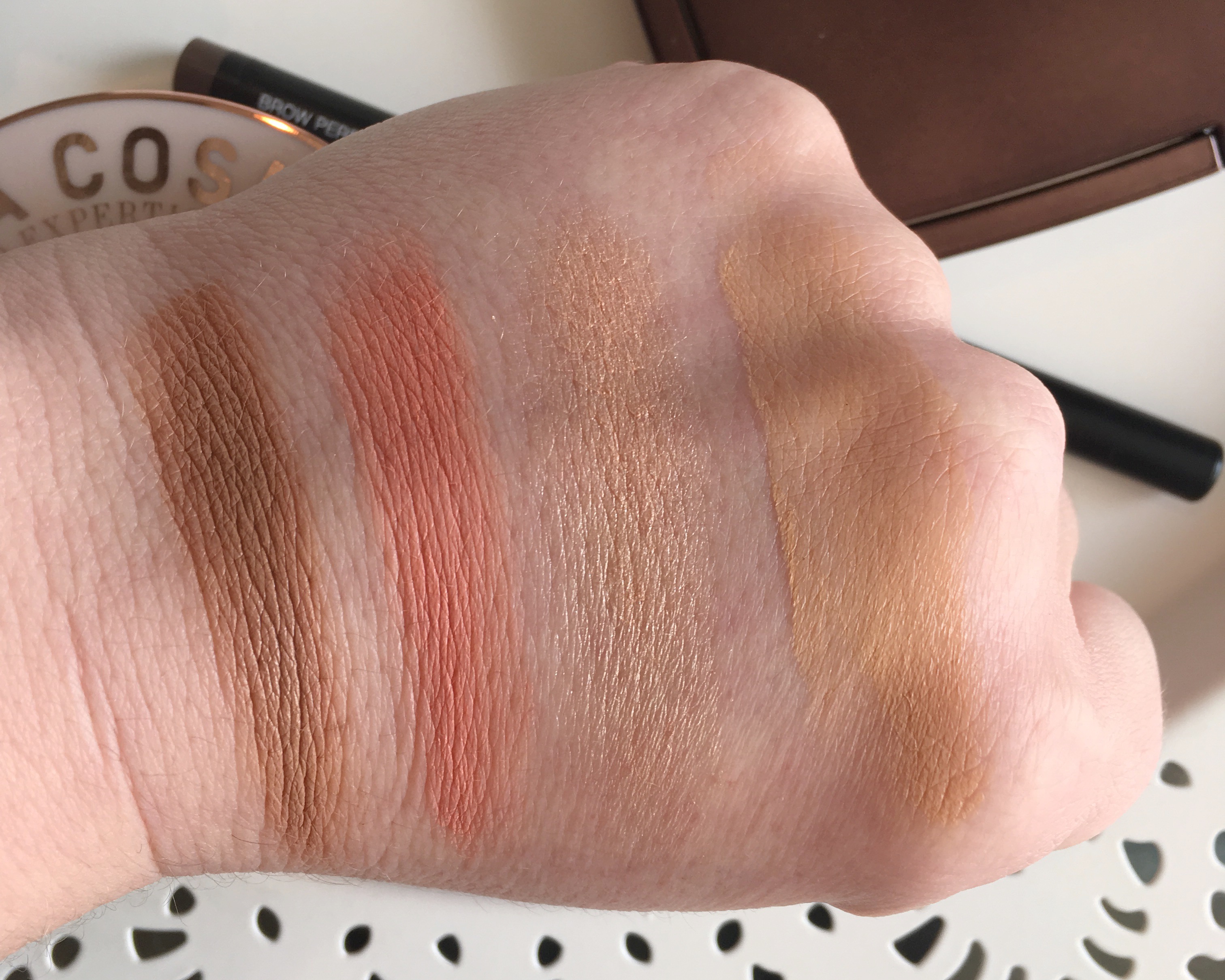 Hourglass Ilume Sheer Colour Trio | Mecca Cosmetica In A Great Light Compact - Fair